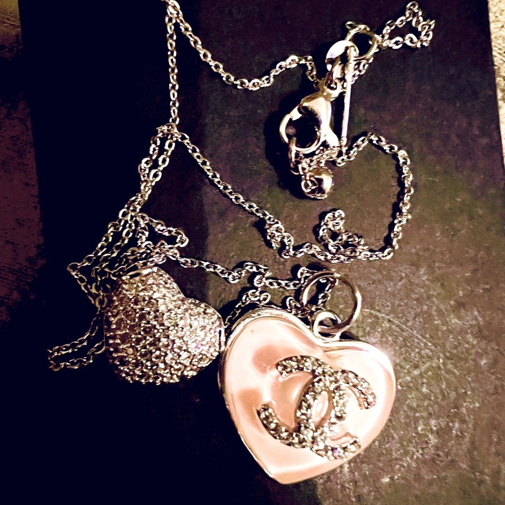 New!  Sterling Silver Hearts Necklace with Bling details CC  on white gold chain